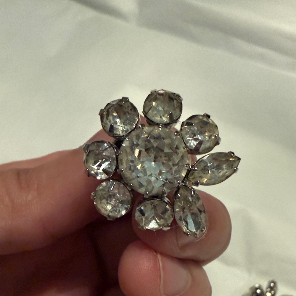 Silver Plated 1950s Crystal Earrings - Picture 4 of 6